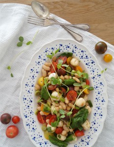 Salade caprese met reuzenbonen